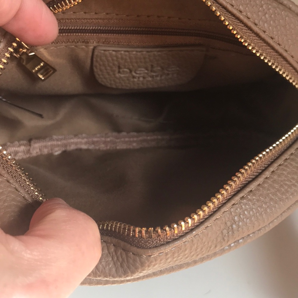 Gifted - BEBE TAUPE BELT PURSE - Picture 4 of 4